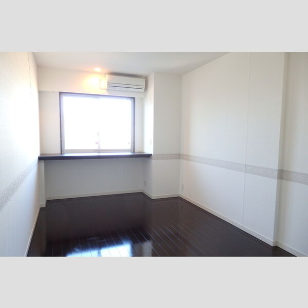 ロイヤルパークス若葉台1401号室 洋室2