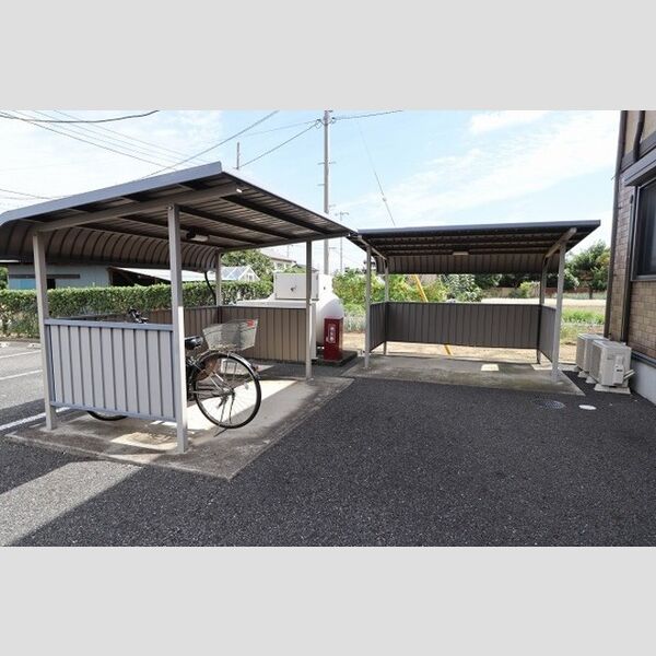 グランメール 駐輪場