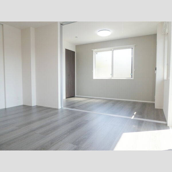 いつき　弐 リビングダイニングから洋室1