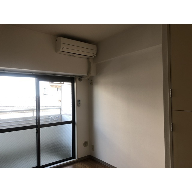 スカイコート鶯谷 内観