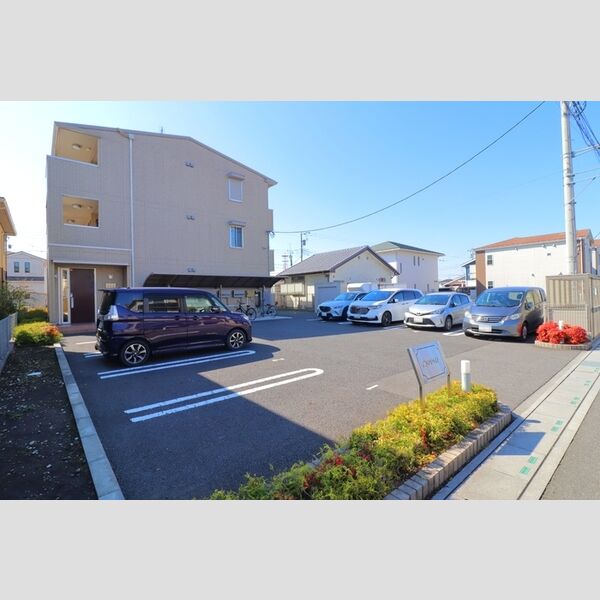 グランシャリオ 駐車場