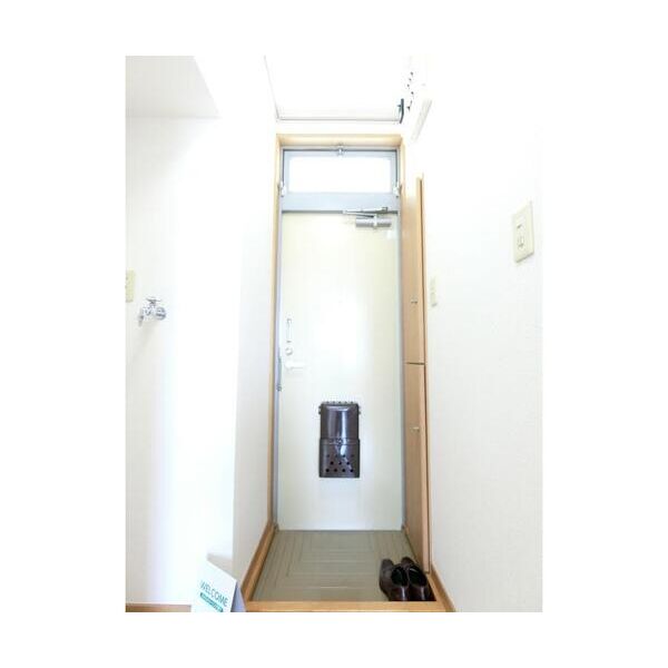 エステートピアシミズ203号室 玄関