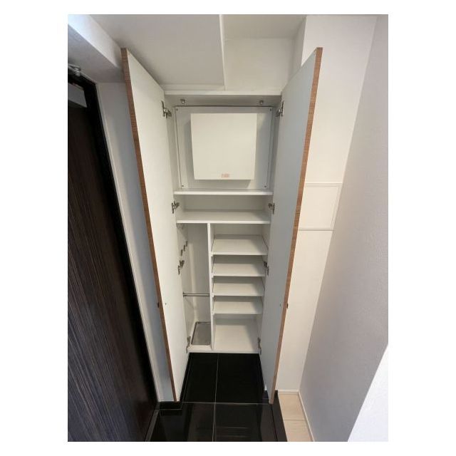 ルクレ上野 玄関