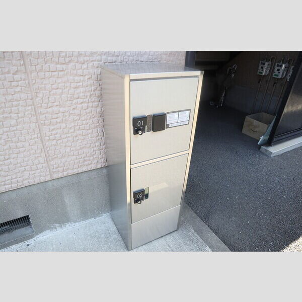 クレセント　B 宅配BOX