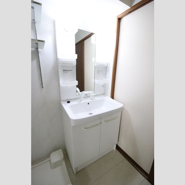 ヴェール鷹之台 洗髪洗面化粧台