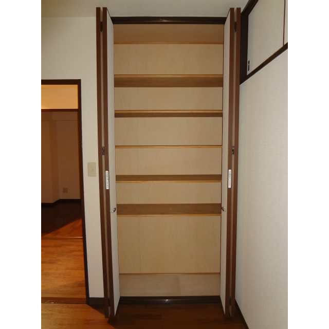 オーバーヒルズ弐番館 クローゼット