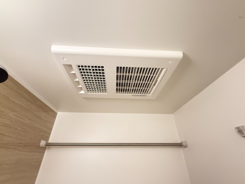 カーサ本木1階 浴室乾燥機付バスルーム