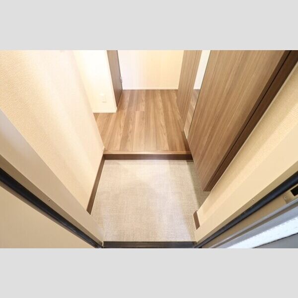 ハイクレスト102号室 玄関