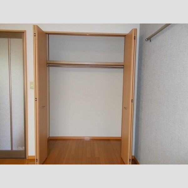 ハイム安井伍番館 クローゼット
