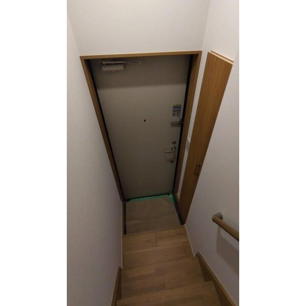 Wood Crest 天沼 Residence301号室 玄関