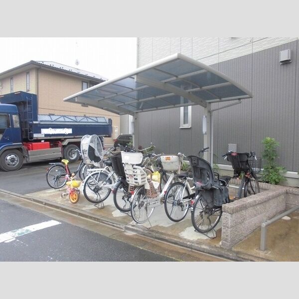 フローラM 駐輪場