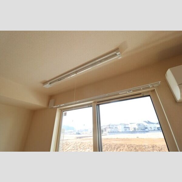 WEST COURT 結103号室 室内物干し