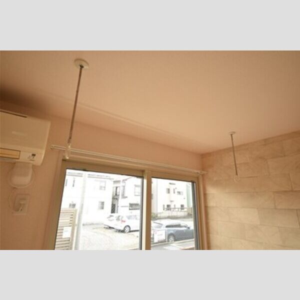 ヒルメゾン イースト101号室 室内物干し