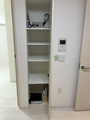 ジオ四谷坂町 物入（リビング・ダイニング　約７.４帖）