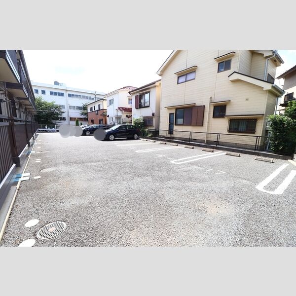 リビングタウン三橋 駐車場