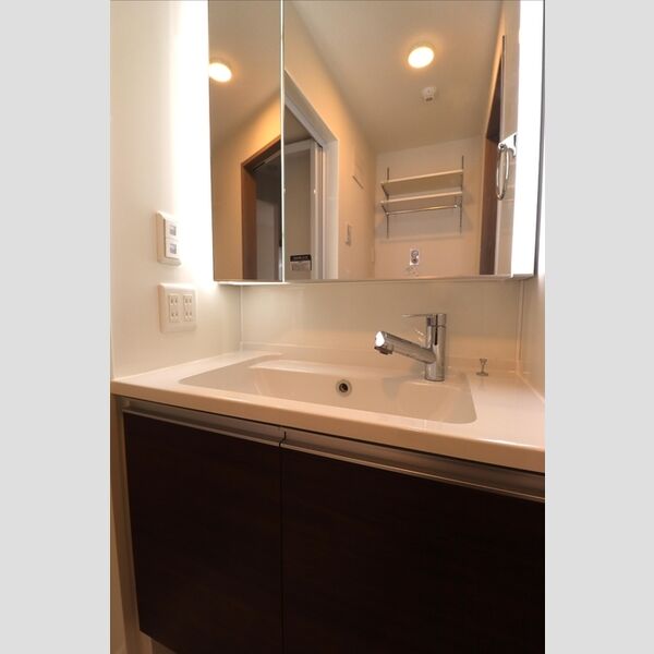 グラナーデ石神井台 洗髪洗面化粧台