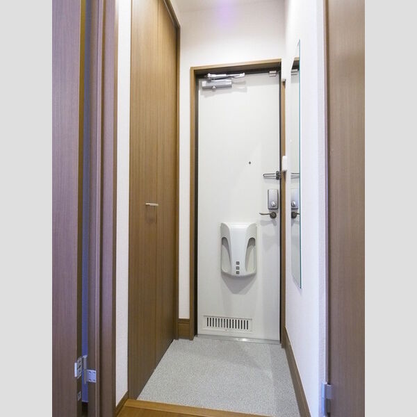 BRYANT PARK　A 玄関