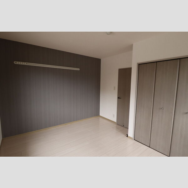 ノーブルヒル106号室 洋室