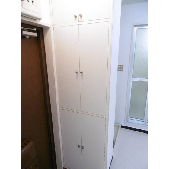 メゾン丸十 玄関