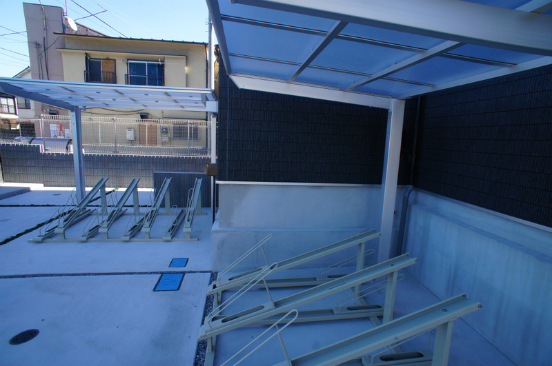 リブリ・浦和針ヶ谷 駐車場