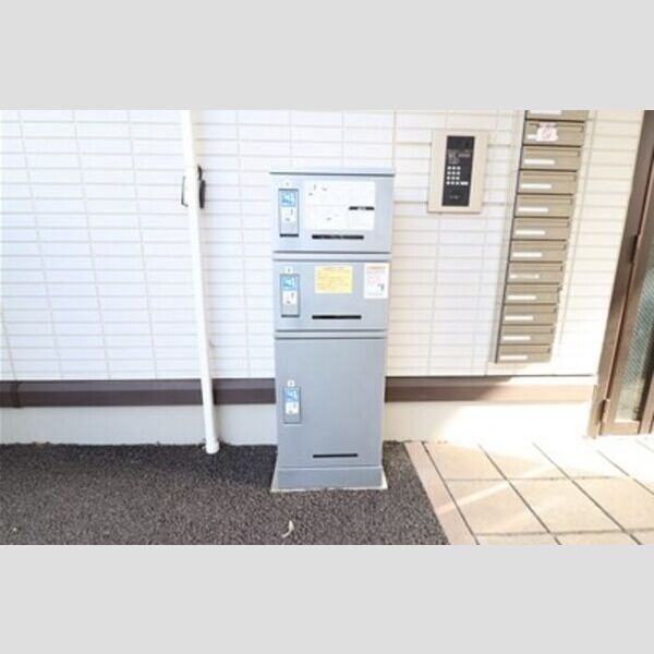 ティアラⅢ303号室 宅配ボックス