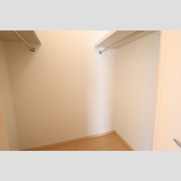 クロスクローバー101号室 ウォークインクローゼット