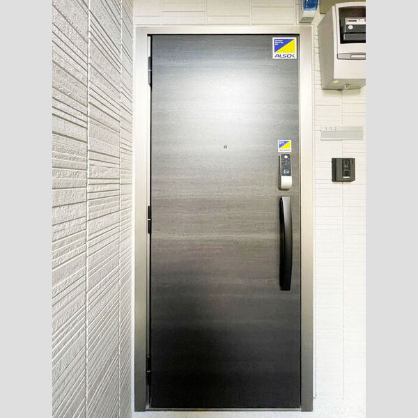 ルリアン中村102号室 玄関