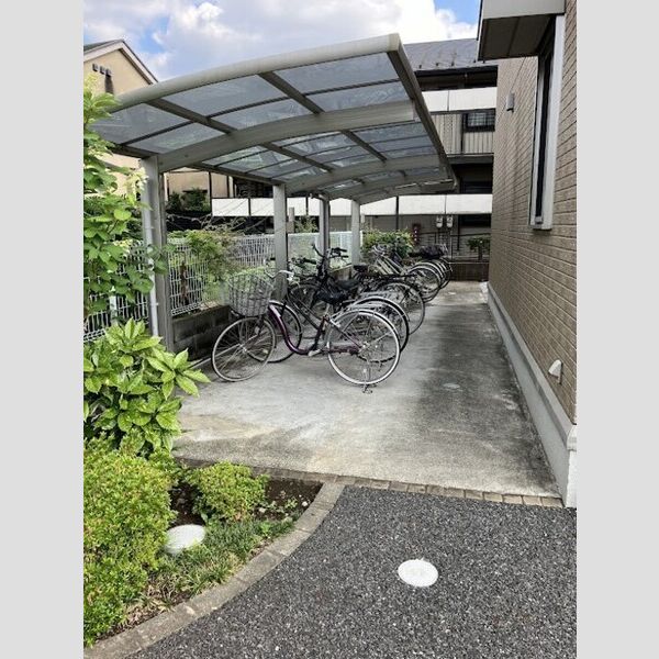 オリーブ205号室 駐輪場