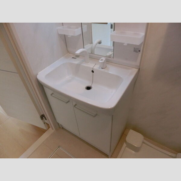 レムロード・M201号室 洗髪洗面化粧台