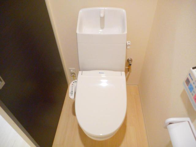 ビオラ・宮町301号室 シャワー付トイレ