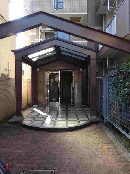 ダイホープラザ千歳烏山Ａ棟208号室 エントランス