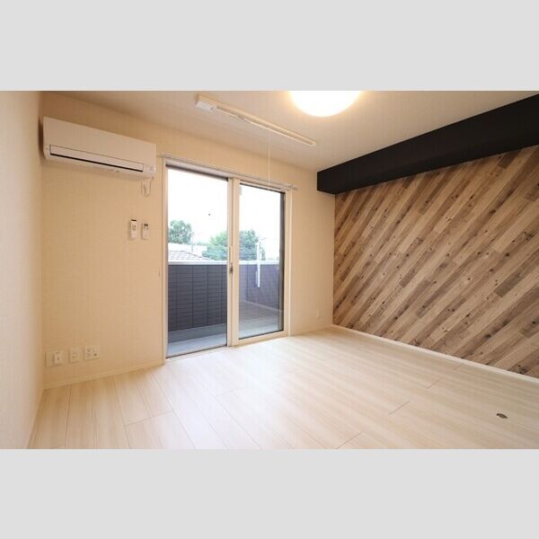 タウンコート上木崎301号室 ★洋室6帖★