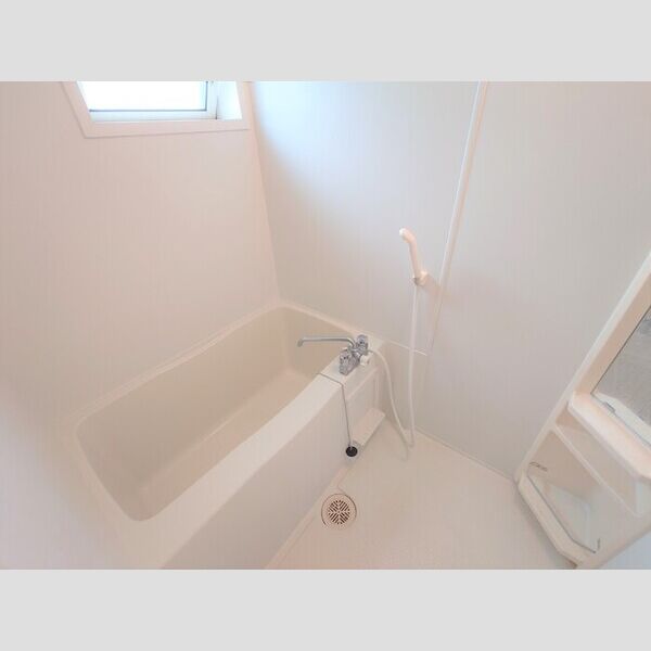 ヴィラージュ106号室 浴室