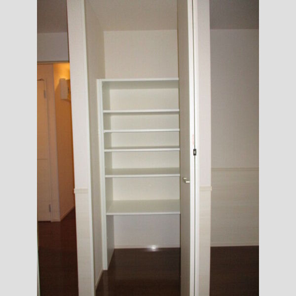 サンシャイン道野辺中央　A203号室 パントリー