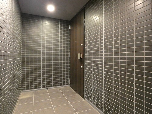 グランアルト中野9階 ポーチ　※2026年2月撮影