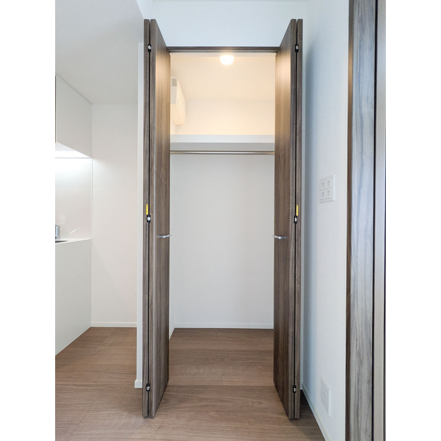 オーパスホームズ南行徳0516号室 内観