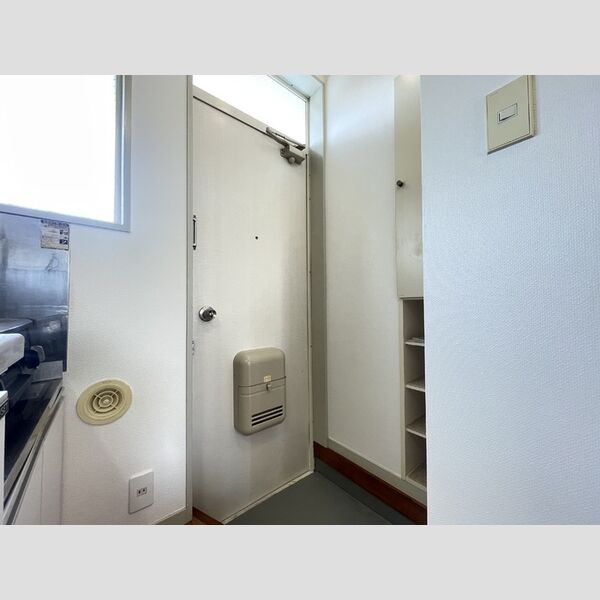 シーサイド金沢201号室 玄関