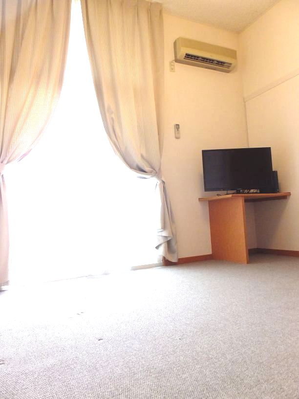 レオパレスサージュ　はまの リビング