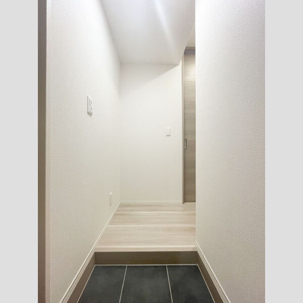 セレスティア江戸川Ⅲ101号室 玄関