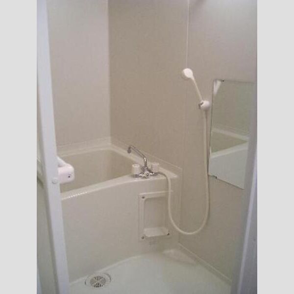 ジュネス西新井　Ⅰ・ⅡI201号室 浴室