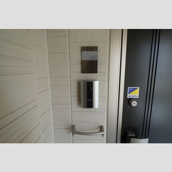 エムズ　バーレイ湘南平塚202号室 TVインターフォン、傘かけ