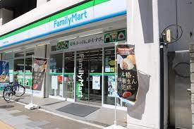 グランデール上野4階 【コンビニエンスストア】ファミリーマート 東上野五丁目店まで568ｍ