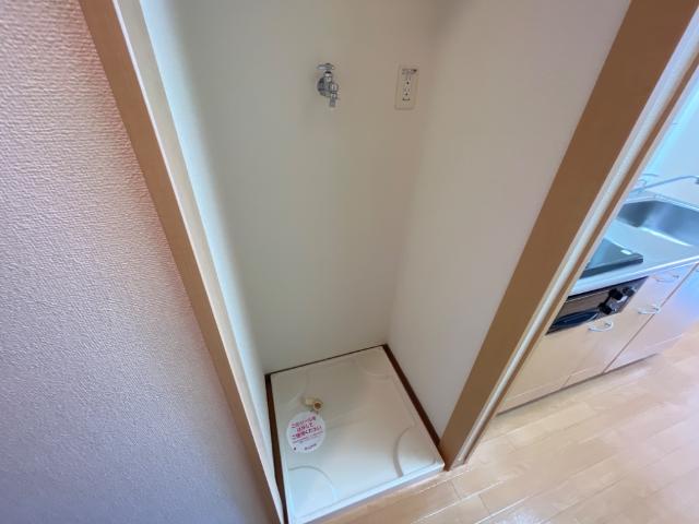 プライマリー202号室 洗濯機置場