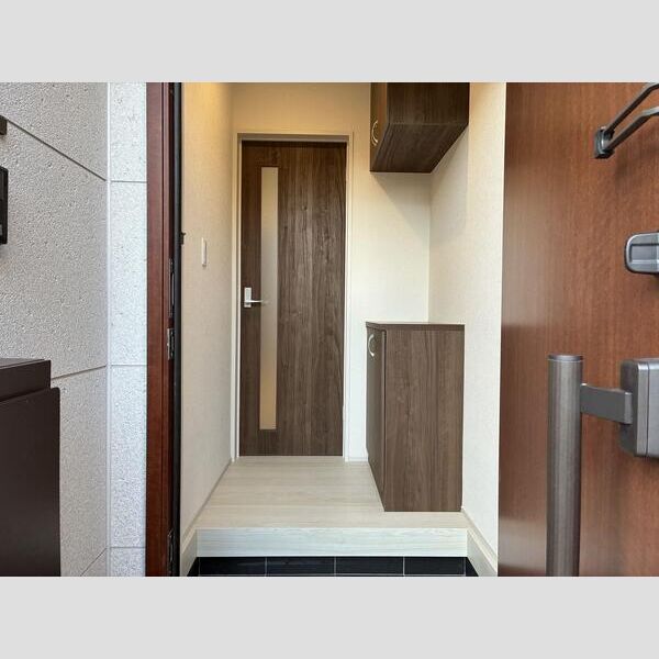 リーブルファイン若葉桜木101号室 玄関