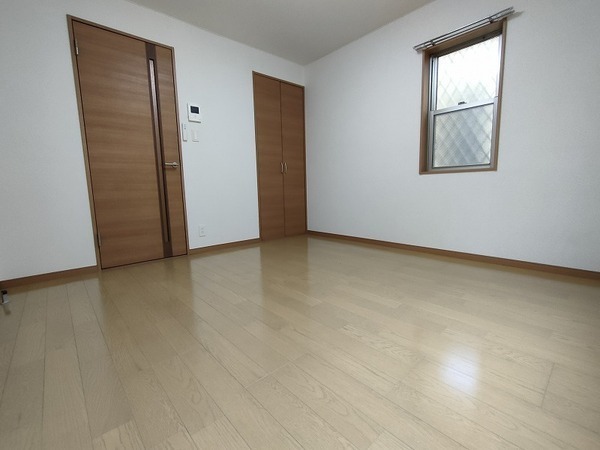 カーサバウム1階 同建物別部屋の参考画像