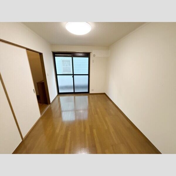 ウィッシュヒルズ 1階洋6帖