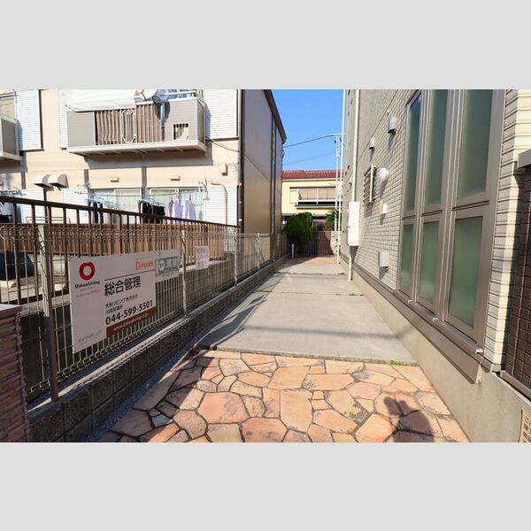 コットンハウス104号室 エントランスアプローチ