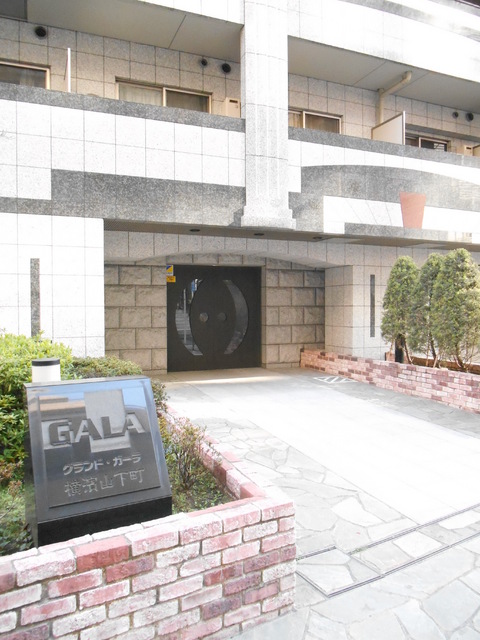 グランド・ガーラ横濱山下町10階 ◆高級分譲賃貸ガーラマンションのエントランス◆