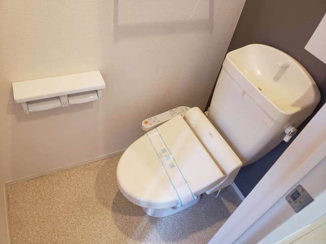 マレアガーデン新横浜Ｅ棟0106号室 トイレ