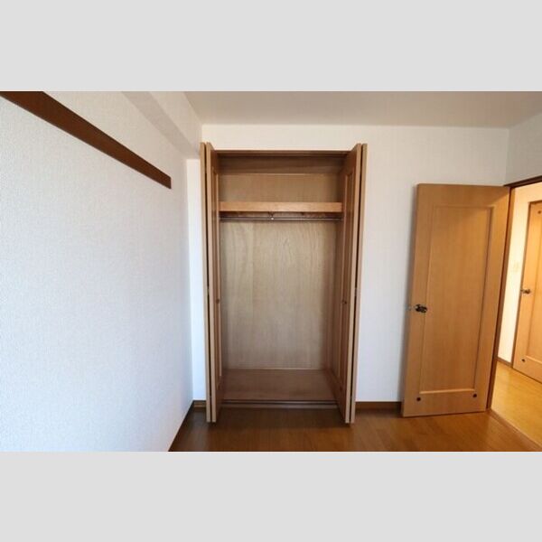 アバンドーネ高橋306号室 クローゼット